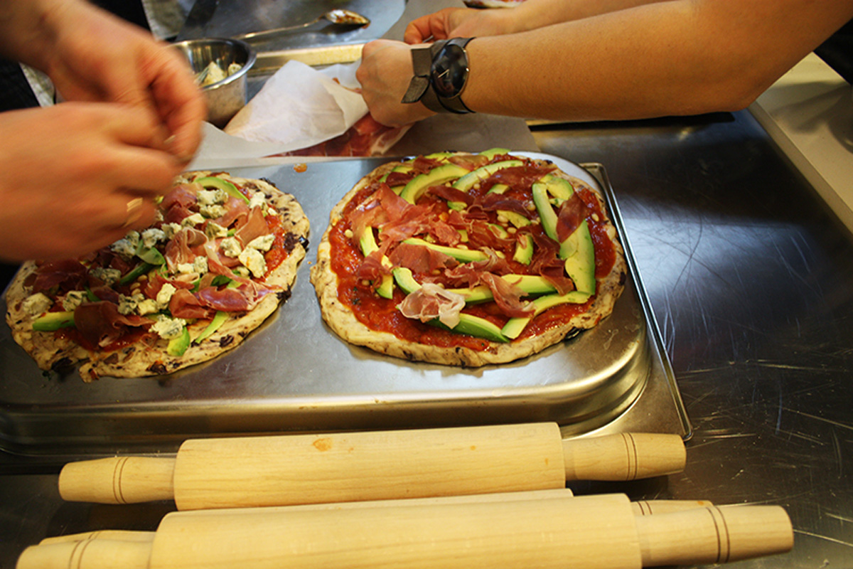 How to cook pizza? Fundamentals of Italian Cuisine. Cooking classes in Odessa.