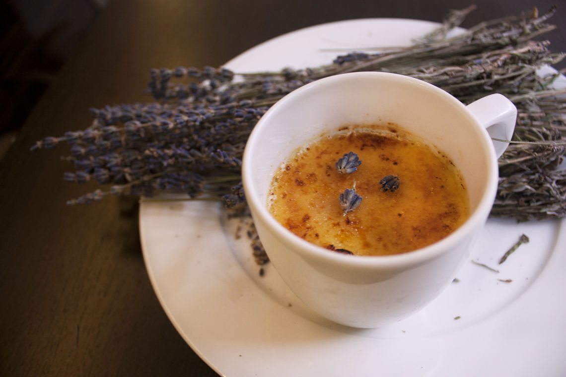 Lavender crème brûlée. Easy food recipes in best food and cooking blog