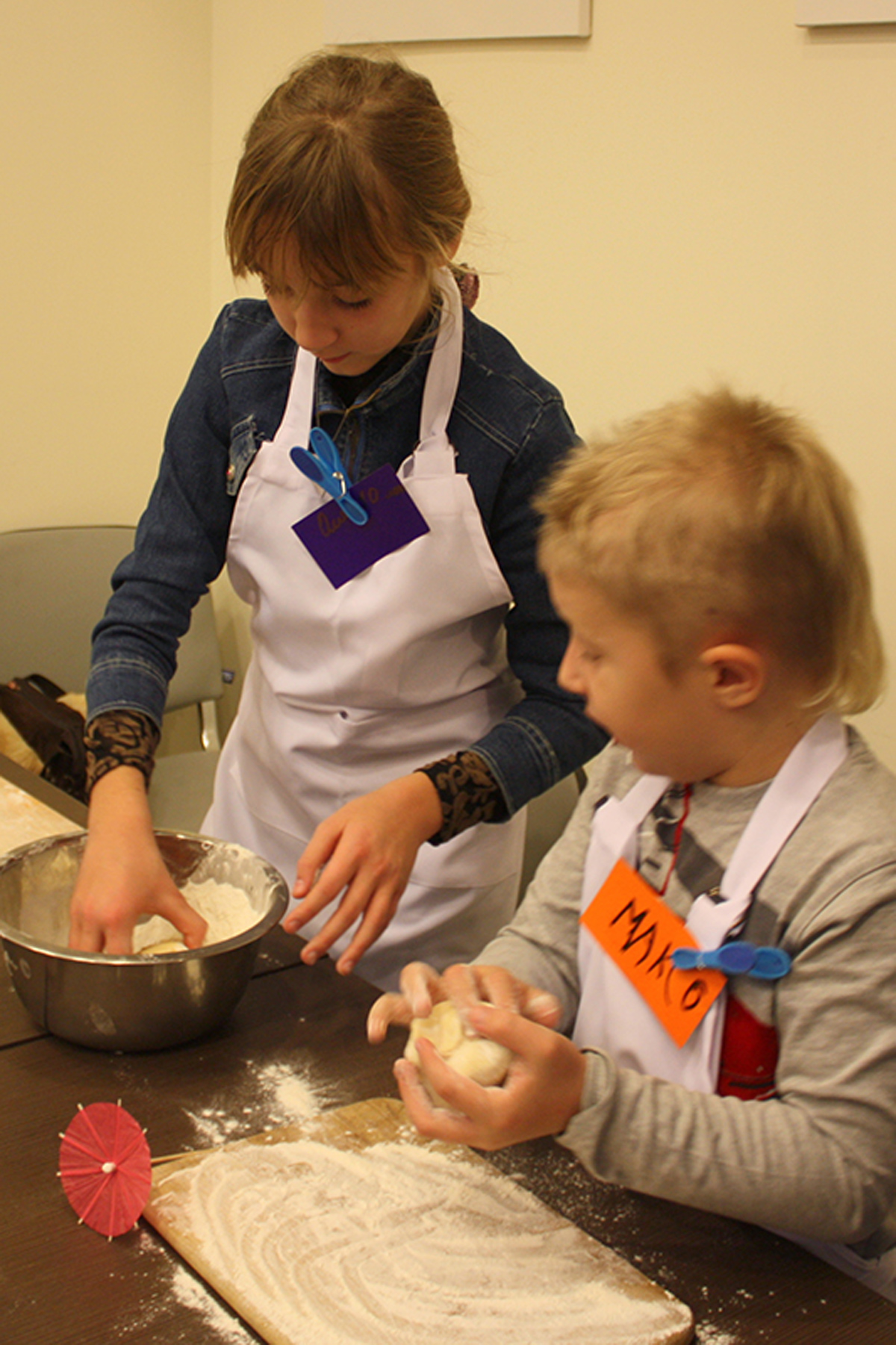 Kids make dough. How to cook dinner for mom. Cooking classes in Odessa.
