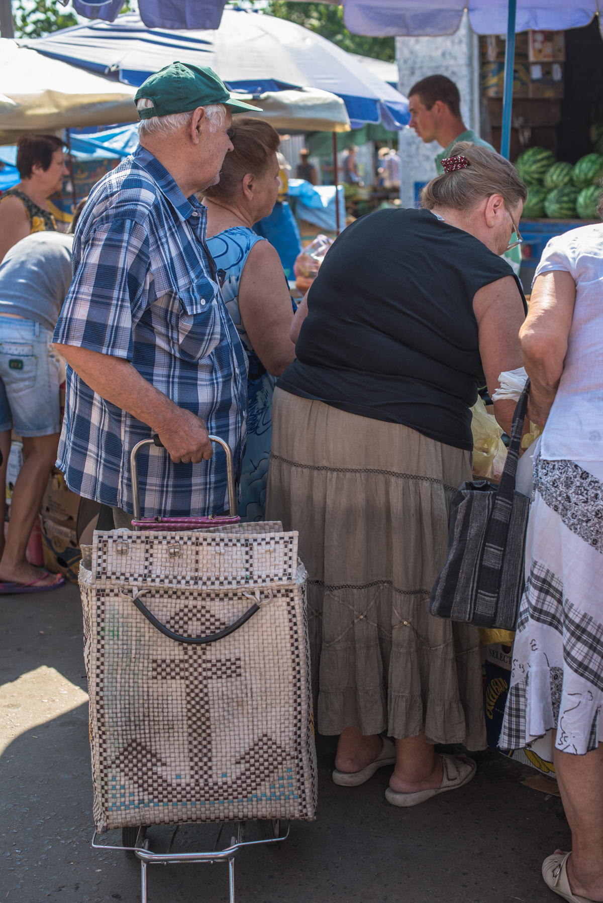 People buy groceries. Maria Kalenska blog about Odessa