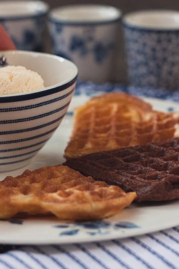 Belgian chocolate waffles. Best cooking site with simple culinary recipes