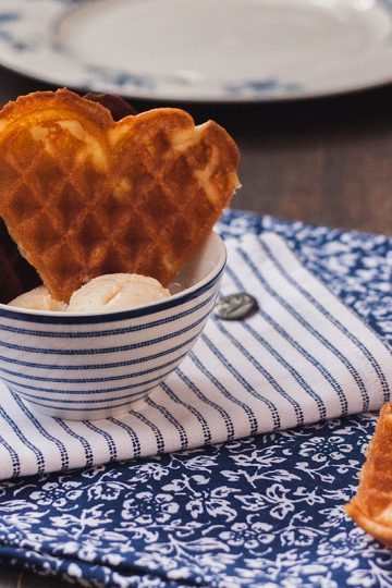 Belgian vanilla waffles. Best cooking site with simple culinary recipes