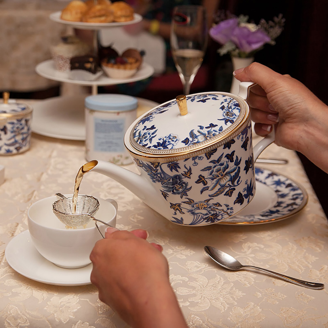 Wedgwood. Lesson Afternoon Tea. British traditions.