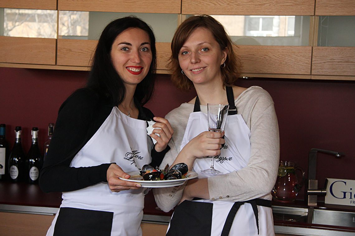 Greek mussels. The birthday of “My Friends” cooking school. Cooking school in Ukraine.