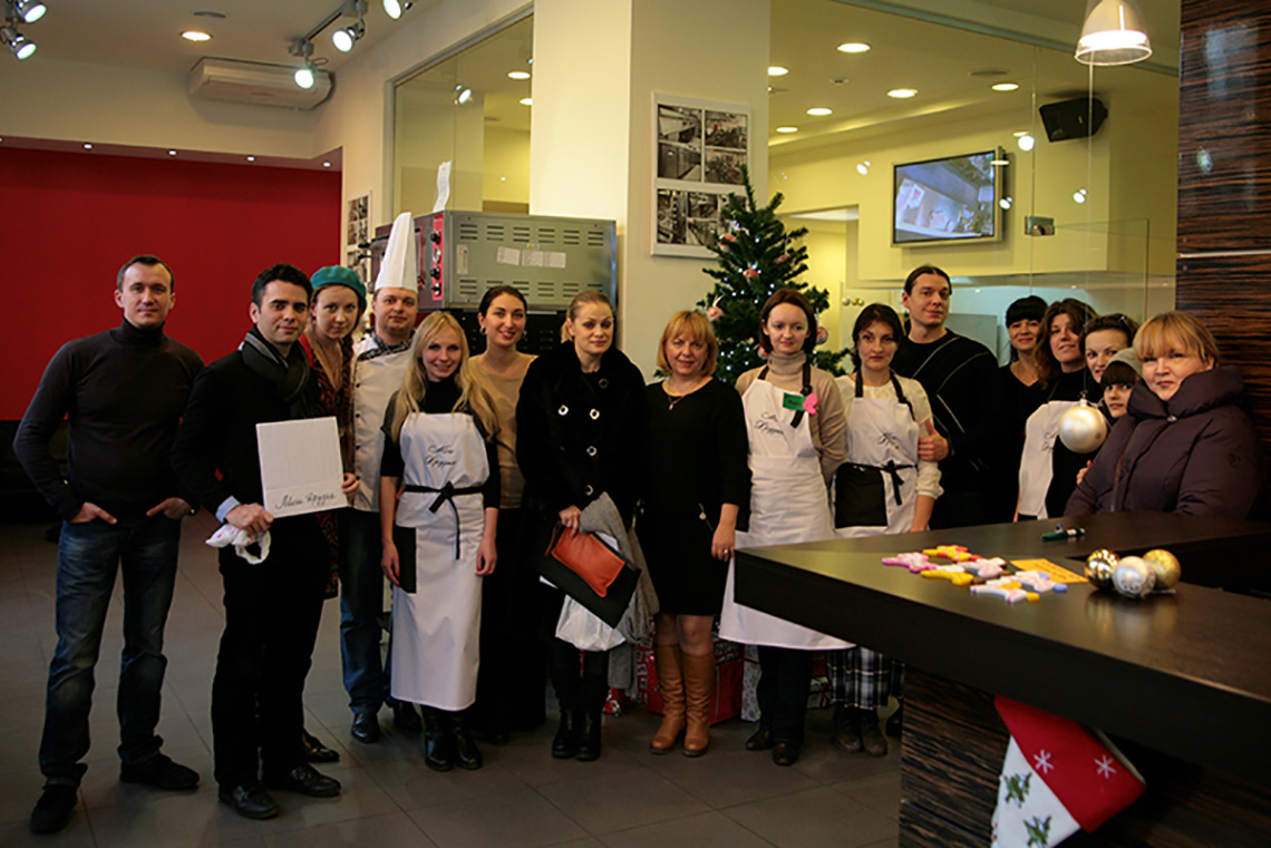 Atmosphere of Strasbourg Christmas Market at lesson "Christmas in Alsace". Cooking classes in Ukraine.
