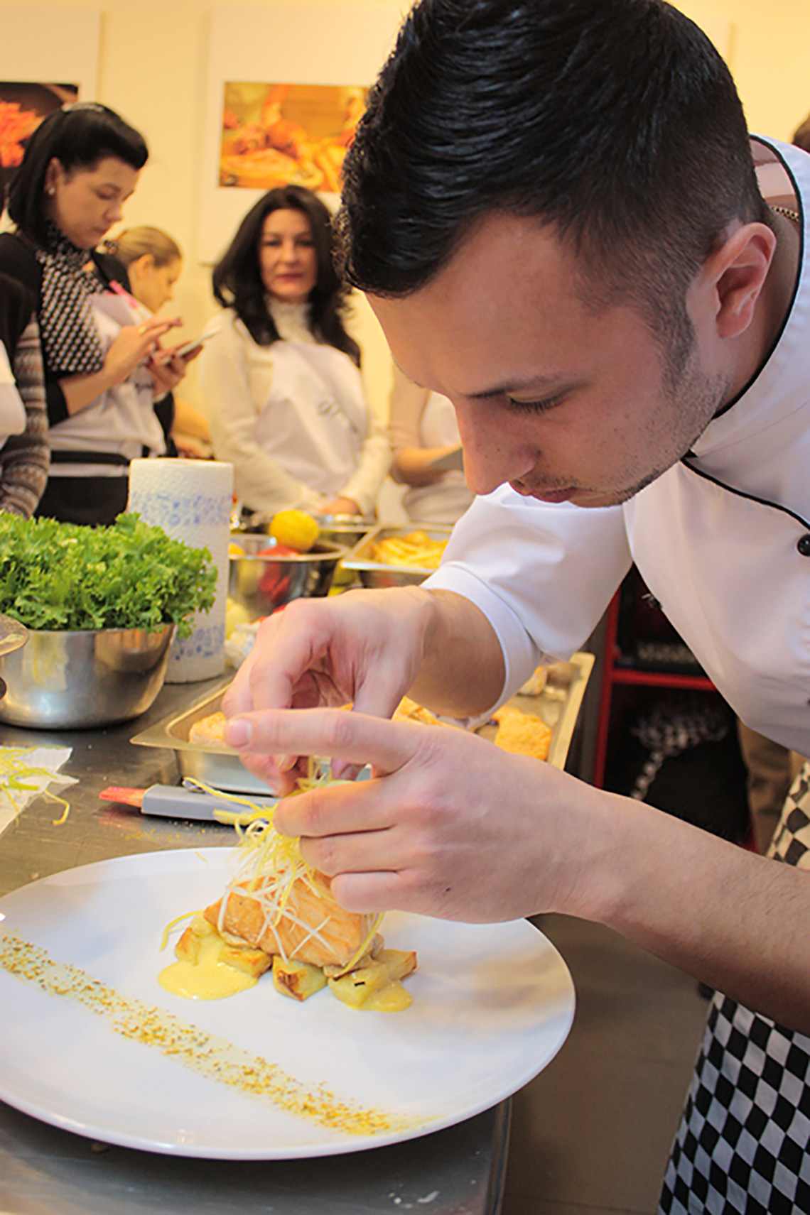 Food plating. Lesson "Dutch Cuisine". Cooking school in Ukraine.