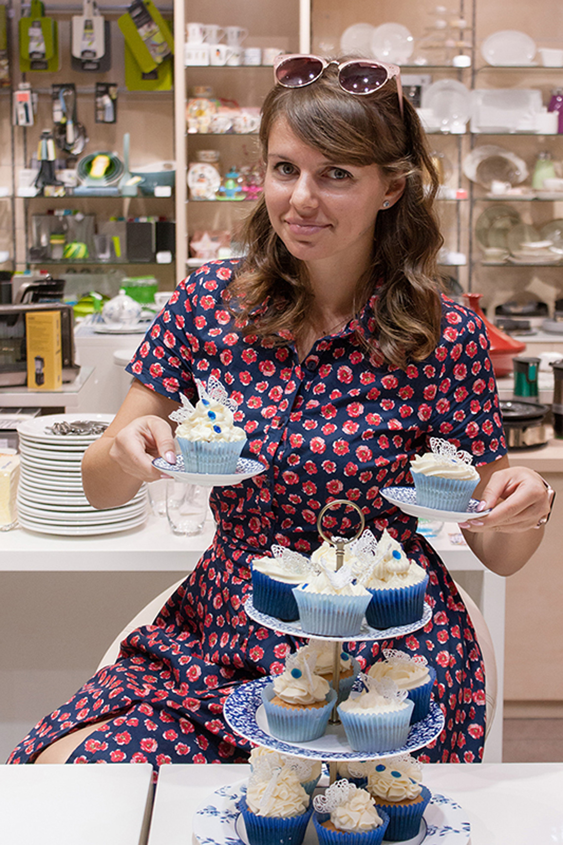 Lovely blue-and-white cupcakes. Сooking class with chef in Odessa