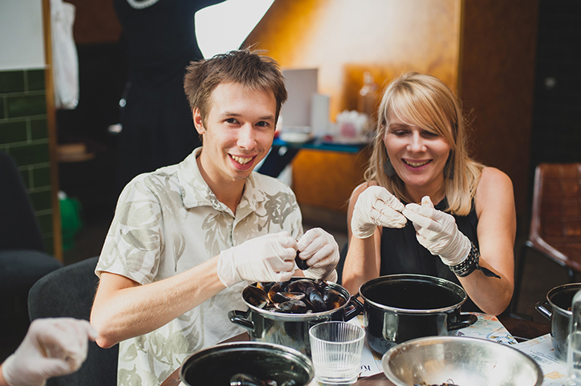 Odessa mussels. Lesson "Like Local" at Kotelok. Cooking class in “My Friends” cooking school.