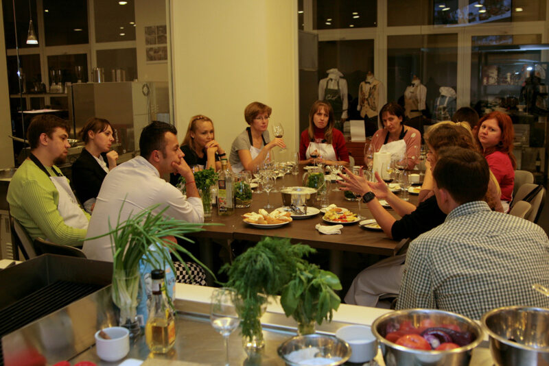 Кулинарный тимбилдинг для Marfin Bank в школе «Мои друзья». Курсы кулинарии в Одессе с шеф-поваром Александром Стефогло.