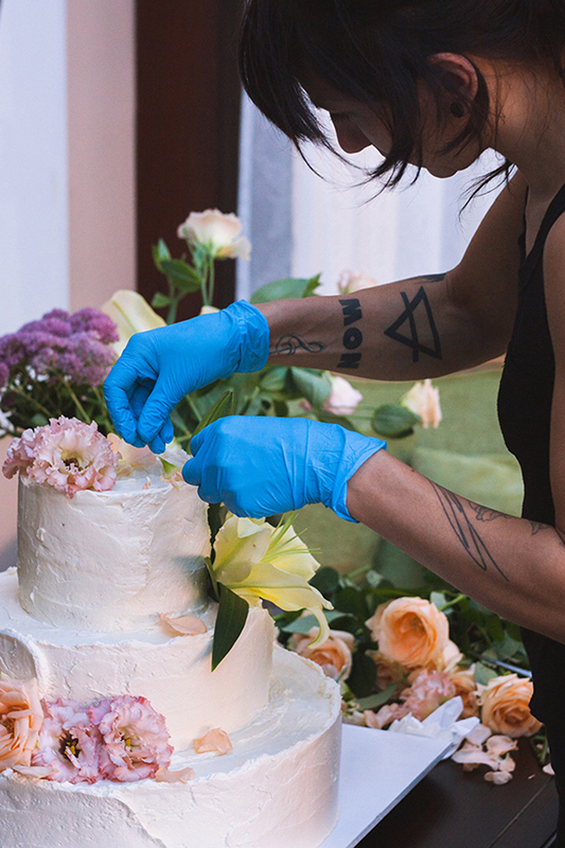 Decorating of wedding cake. Сooking class with chef in Odessa