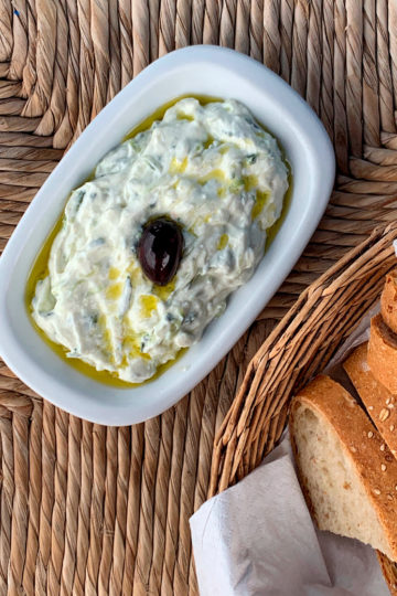 Traditional Greek tzatziki. Best cooking recipes with step-by-step photos.