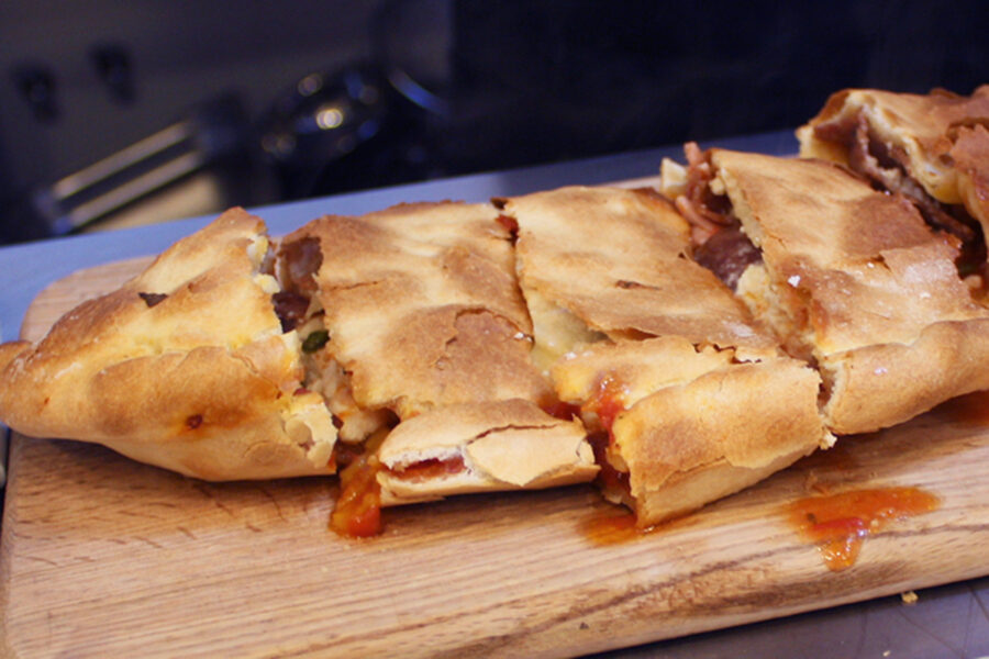 Pizza calzone. Best recipes with photos of tasty dishes.