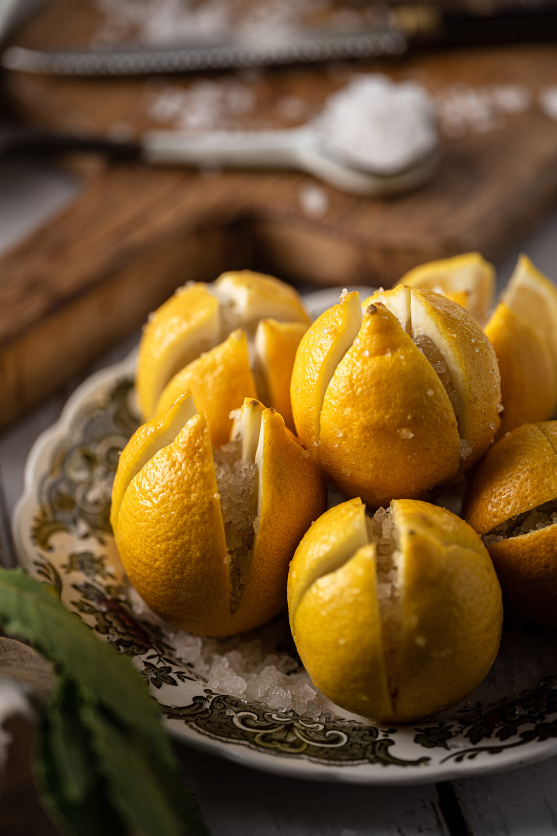 Соленые лимоны со специями