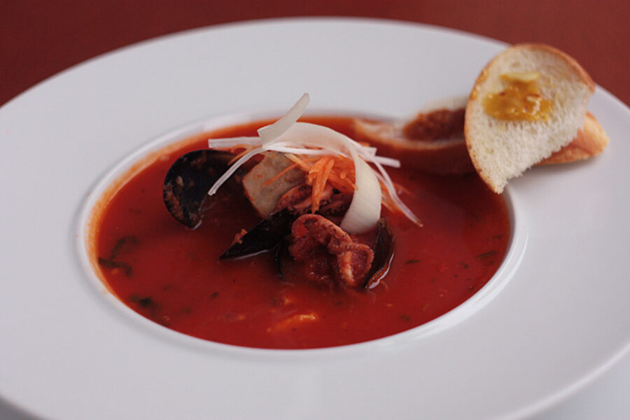 Provençal fish soup. Recipes and tips for easy cooking.