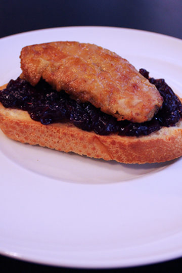 Foie gras toasts with red onion jam. Tasty recipes online from famous chefs.