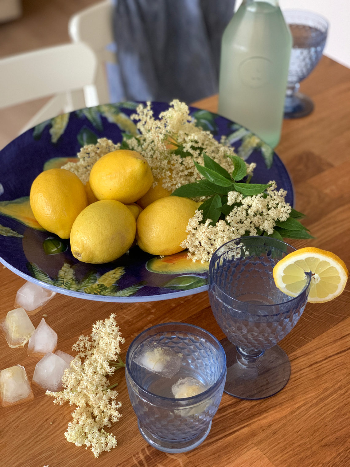 Socată or elderflower cordial. Delicious recipes from famous chefs.