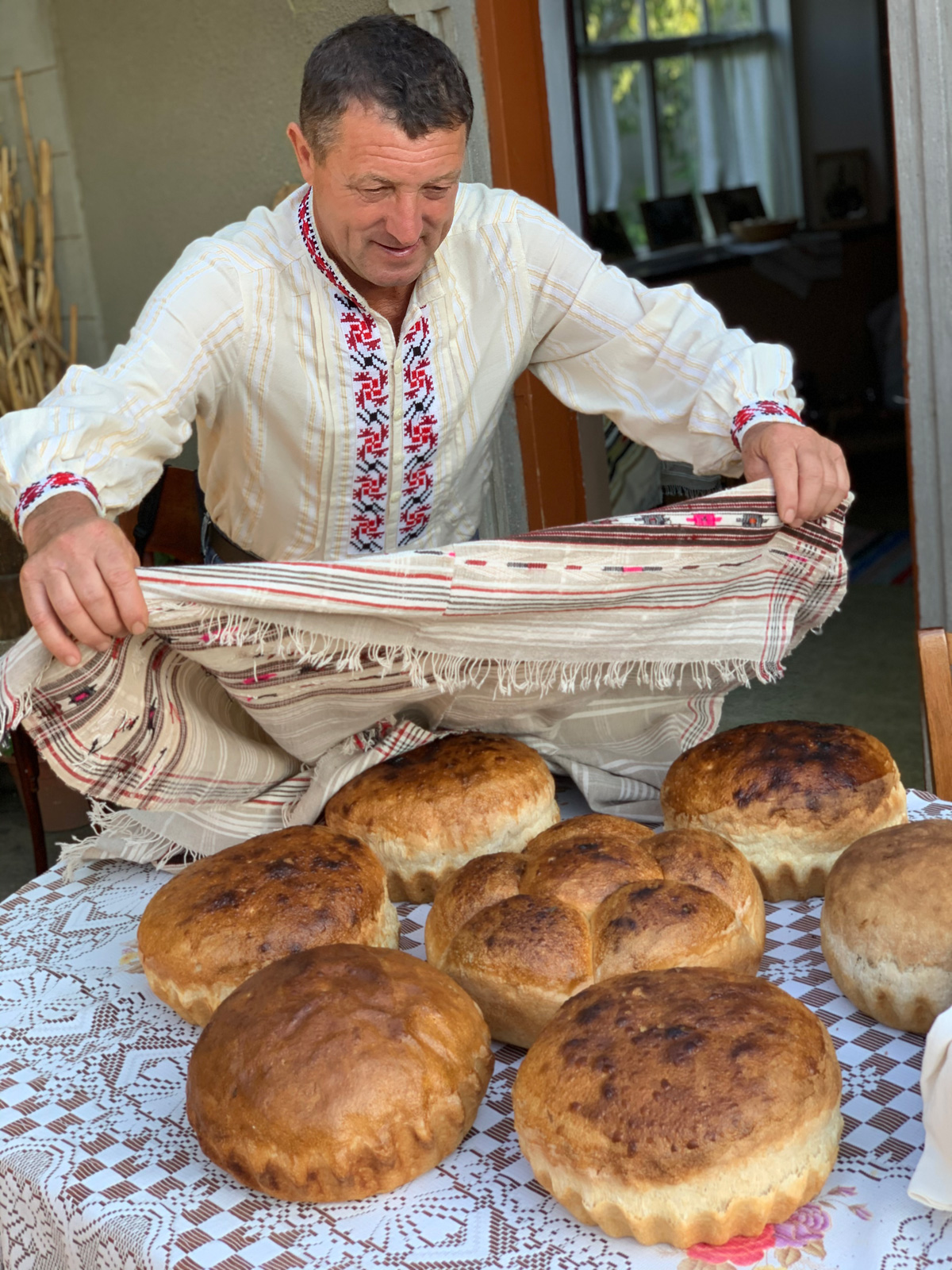 Гастротуры в Бессарабию встречают хлебом-солью