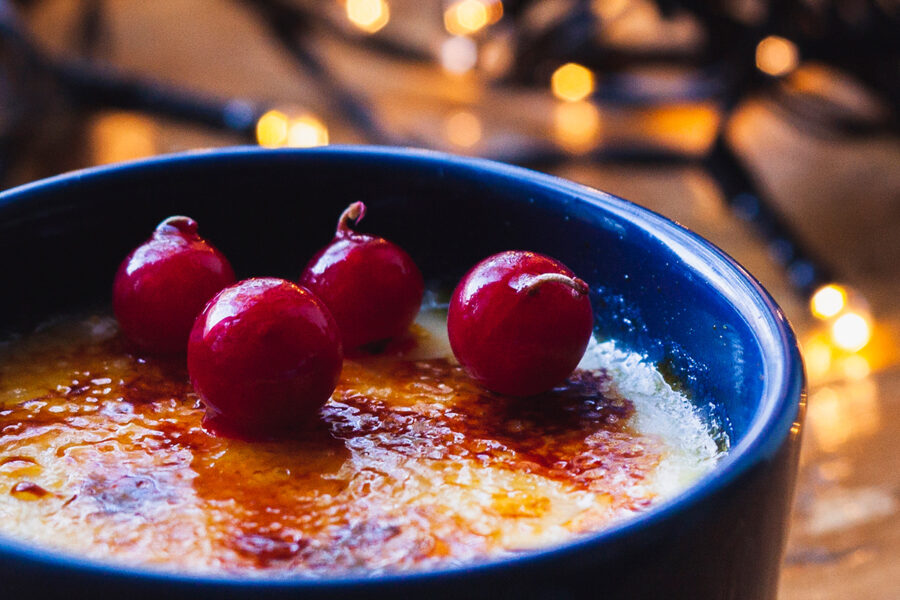 Crème brûlée. Easy food recipes in best food and cooking blog